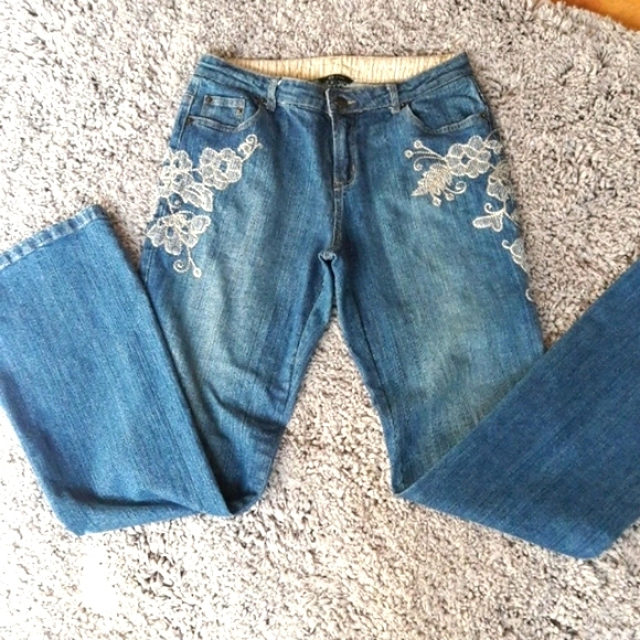 E by ECI Jeans - Picture 3 of 4